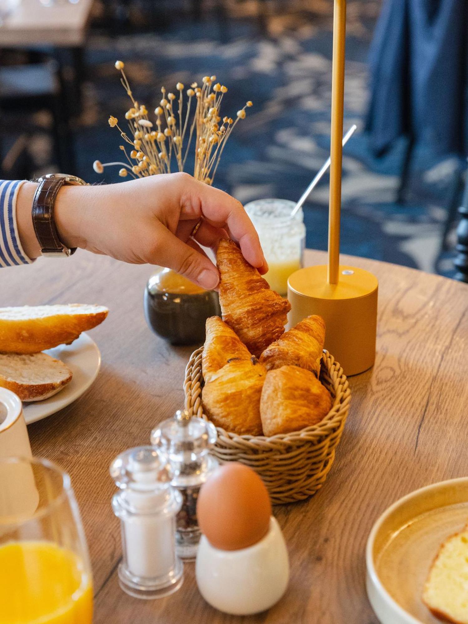 Le Boeuf Couronne - Hotel & Restaurant Chartres- Logis Hotels 외부 사진